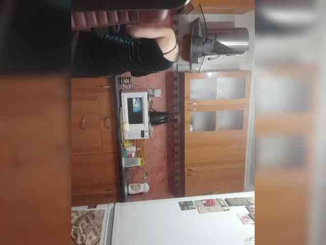 N-I-M-F-O-M-A-N-K-A webcam