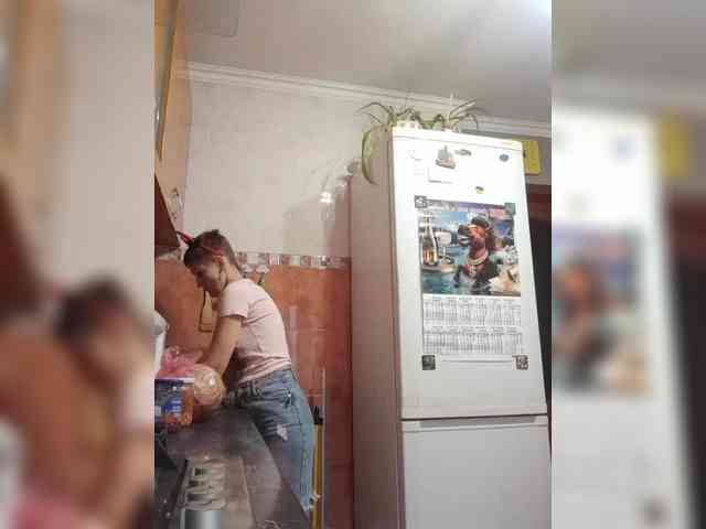 N-I-M-F-O-M-A-N-K-A webcam