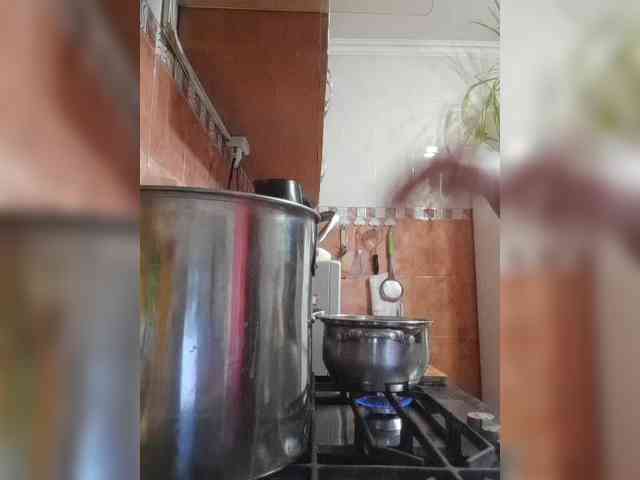 N-I-M-F-O-M-A-N-K-A webcam