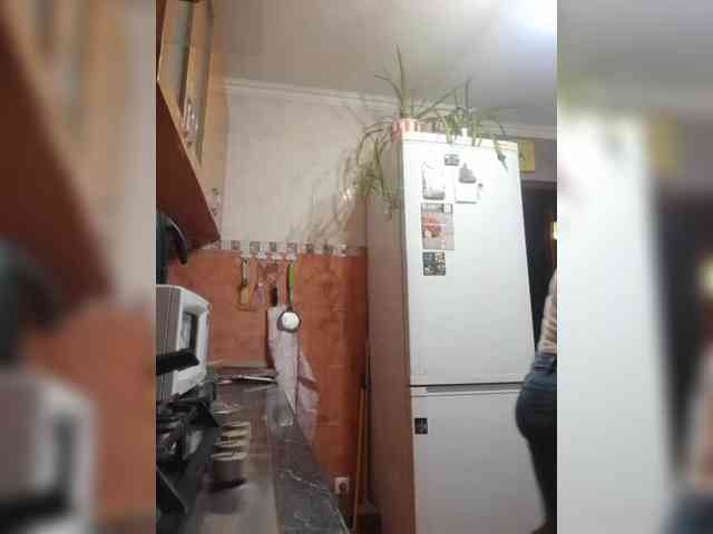 N-I-M-F-O-M-A-N-K-A webcam