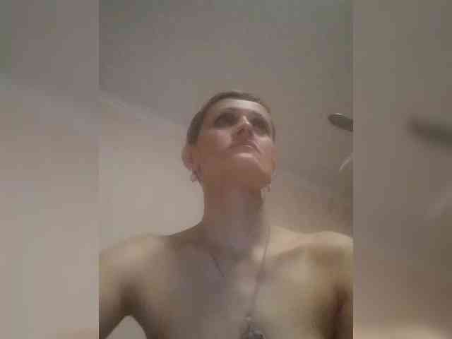 N-I-M-F-O-M-A-N-K-A webcam