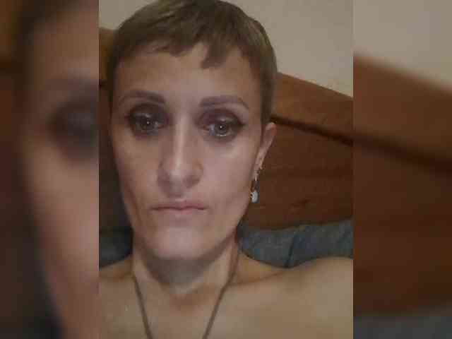 N-I-M-F-O-M-A-N-K-A webcam