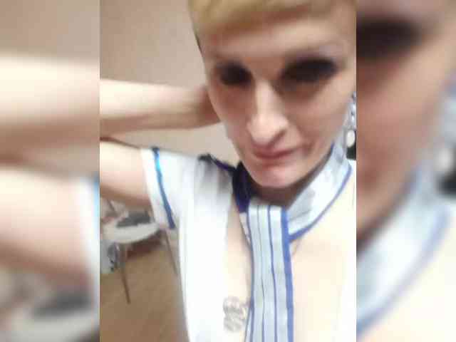 N-I-M-F-O-M-A-N-K-A webcam