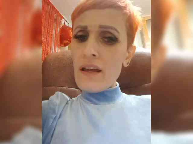 N-I-M-F-O-M-A-N-K-A webcam