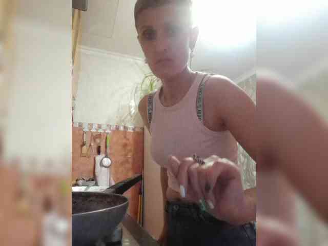 N-I-M-F-O-M-A-N-K-A webcam