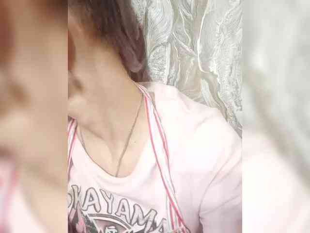 N-I-M-F-O-M-A-N-K-A webcam