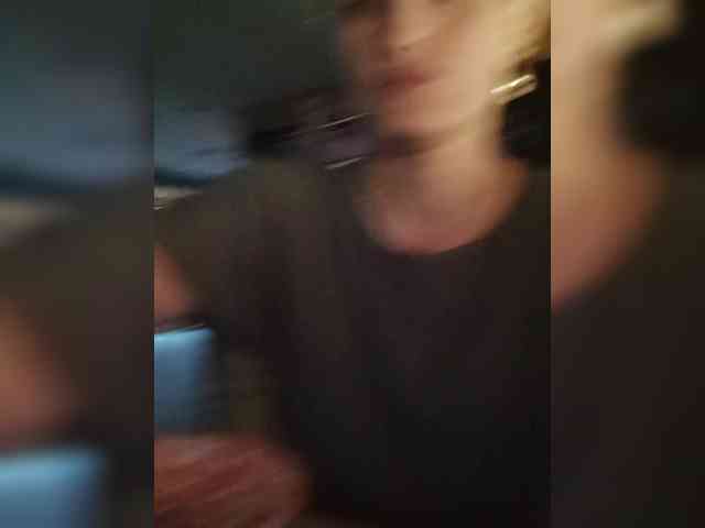 N-I-M-F-O-M-A-N-K-A webcam