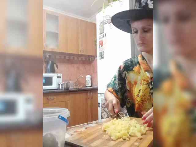 N-I-M-F-O-M-A-N-K-A webcam