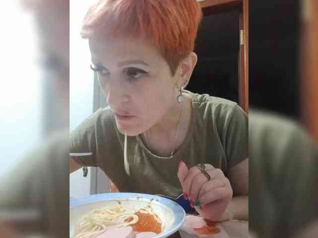 N-I-M-F-O-M-A-N-K-A webcam