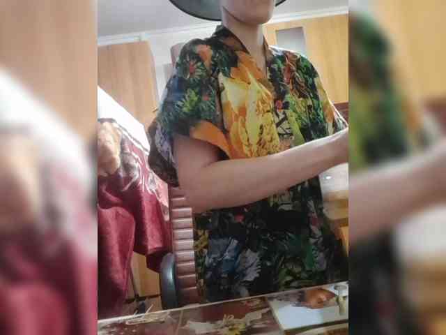 N-I-M-F-O-M-A-N-K-A webcam