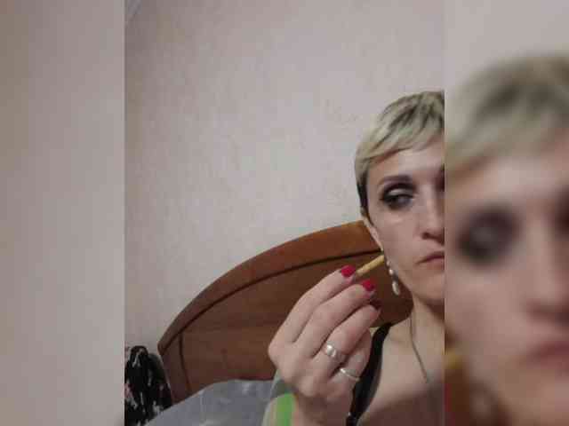 N-I-M-F-O-M-A-N-K-A webcam
