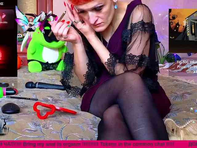 N-I-M-F-O-M-A-N-K-A webcam