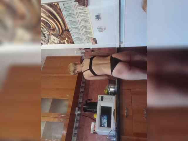 N-I-M-F-O-M-A-N-K-A webcam