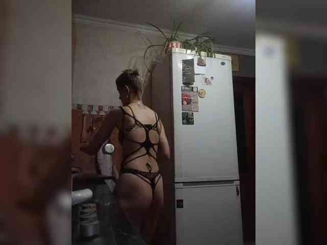 N-I-M-F-O-M-A-N-K-A webcam