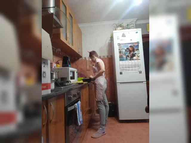 N-I-M-F-O-M-A-N-K-A webcam