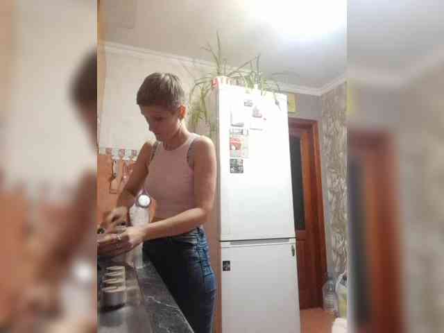 N-I-M-F-O-M-A-N-K-A webcam