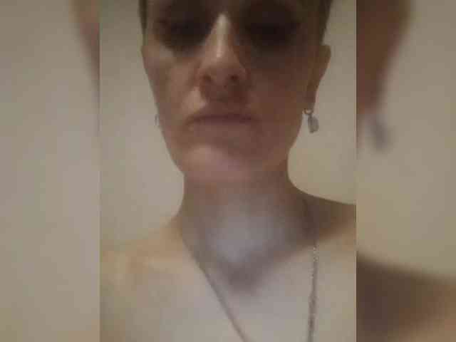 N-I-M-F-O-M-A-N-K-A webcam