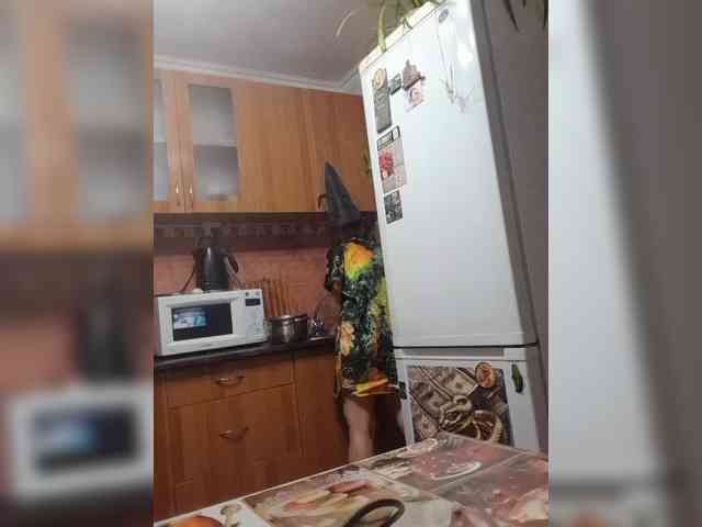 N-I-M-F-O-M-A-N-K-A webcam