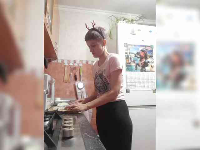 N-I-M-F-O-M-A-N-K-A webcam