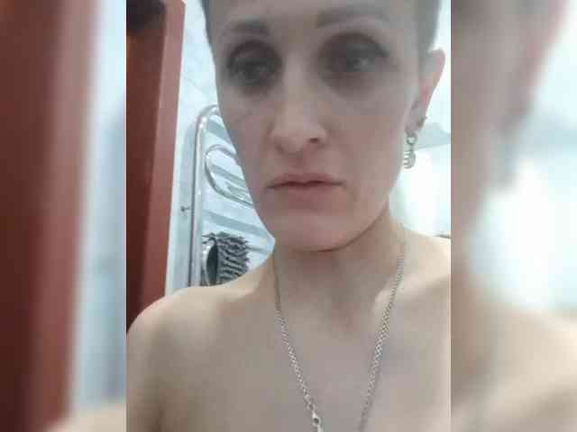 N-I-M-F-O-M-A-N-K-A webcam