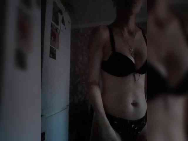 N-I-M-F-O-M-A-N-K-A webcam