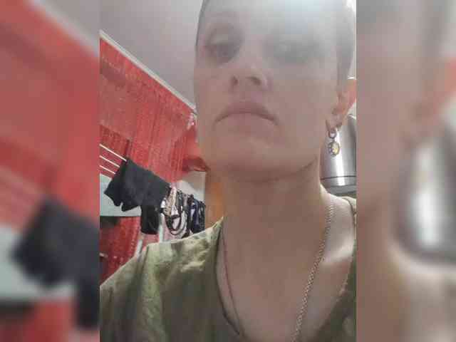 N-I-M-F-O-M-A-N-K-A webcam