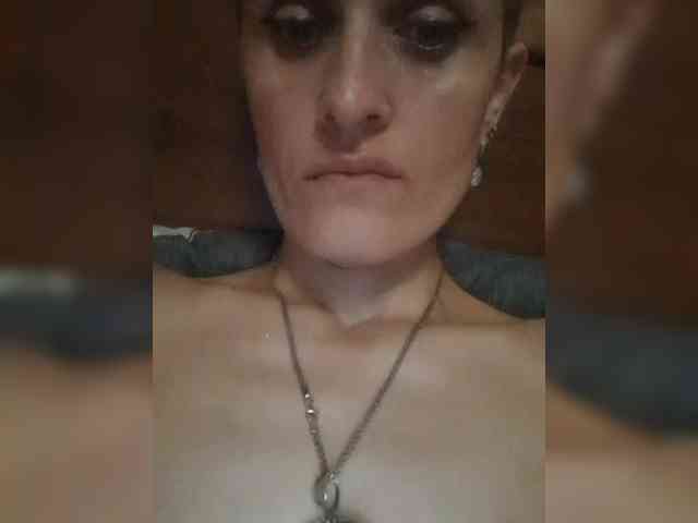 N-I-M-F-O-M-A-N-K-A webcam