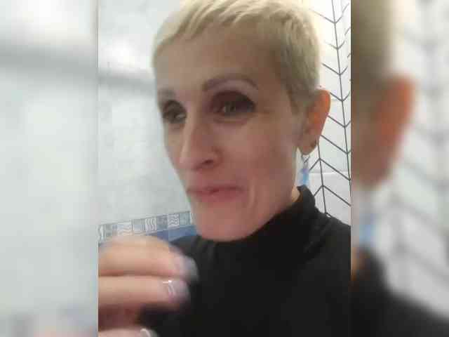 naked chatroom Raisin