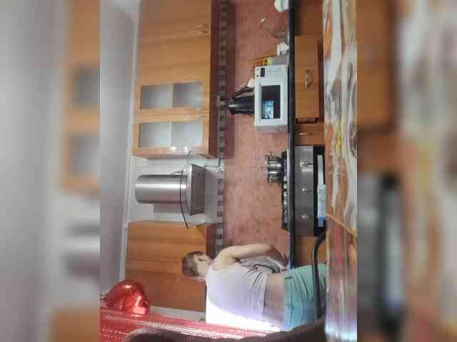 N-I-M-F-O-M-A-N-K-A webcam