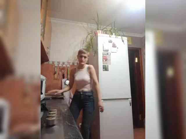 N-I-M-F-O-M-A-N-K-A webcam