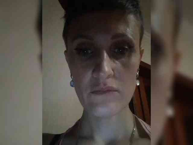 N-I-M-F-O-M-A-N-K-A webcam