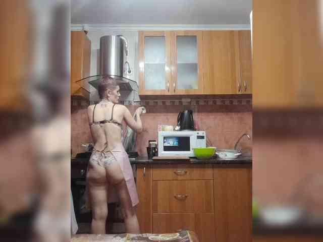 N-I-M-F-O-M-A-N-K-A webcam