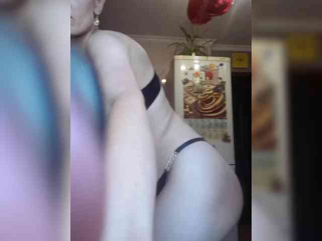 N-I-M-F-O-M-A-N-K-A webcam