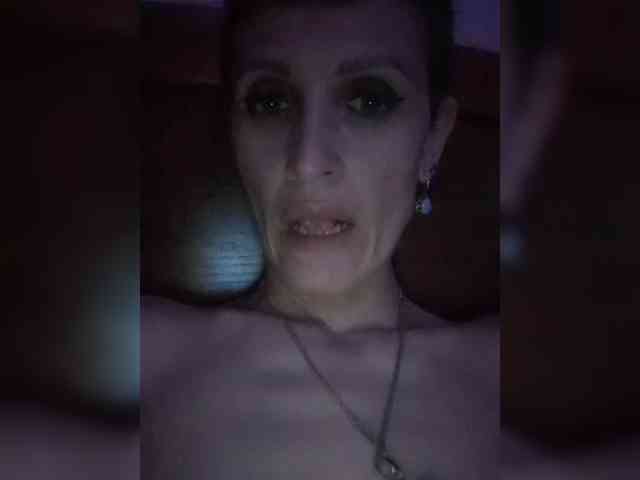 N-I-M-F-O-M-A-N-K-A webcam