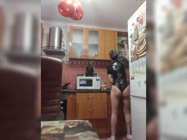 N-I-M-F-O-M-A-N-K-A webcam