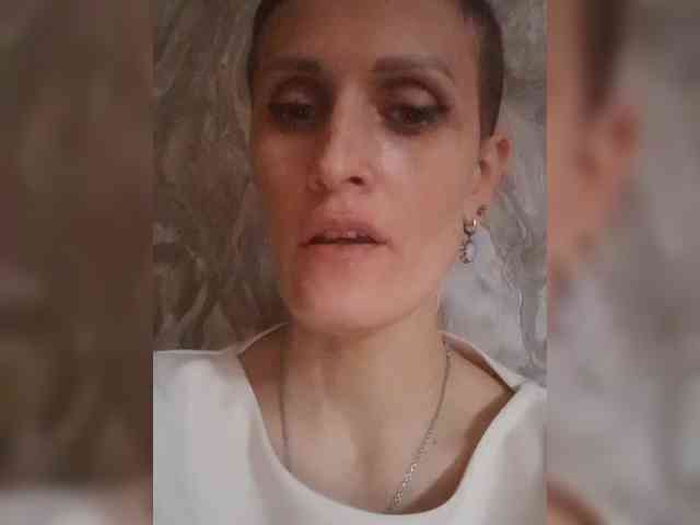 N-I-M-F-O-M-A-N-K-A webcam