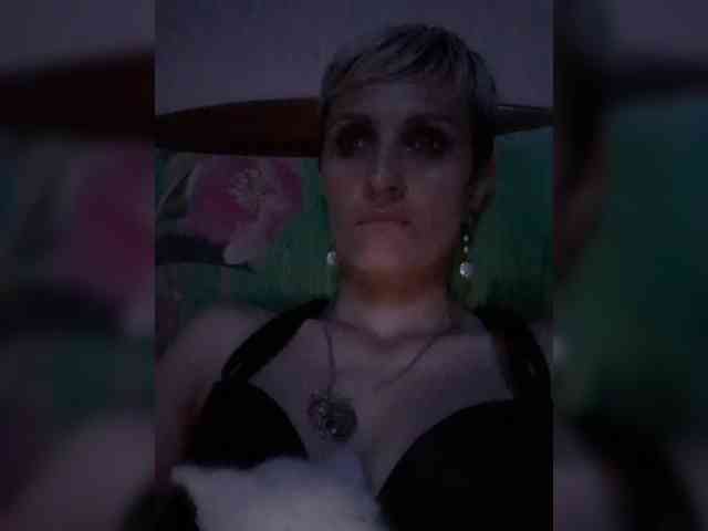 N-I-M-F-O-M-A-N-K-A webcam