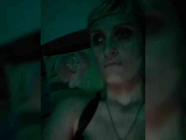 N-I-M-F-O-M-A-N-K-A webcam