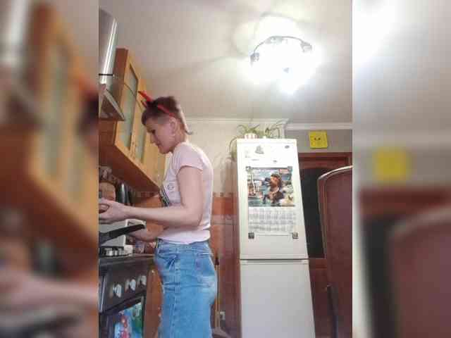 N-I-M-F-O-M-A-N-K-A webcam