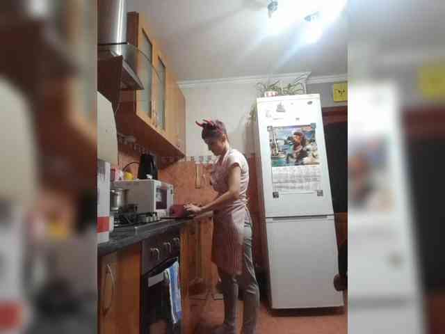 N-I-M-F-O-M-A-N-K-A webcam