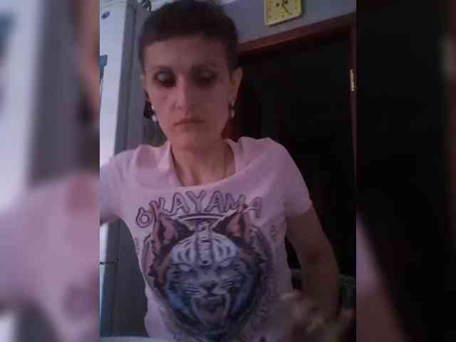 N-I-M-F-O-M-A-N-K-A webcam