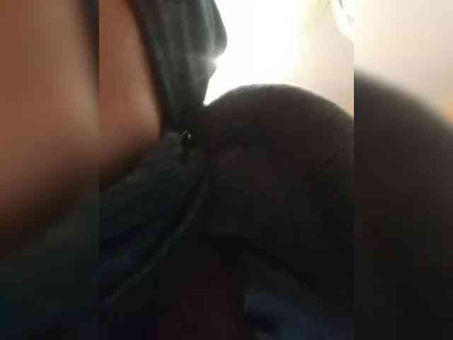 N-I-M-F-O-M-A-N-K-A webcam