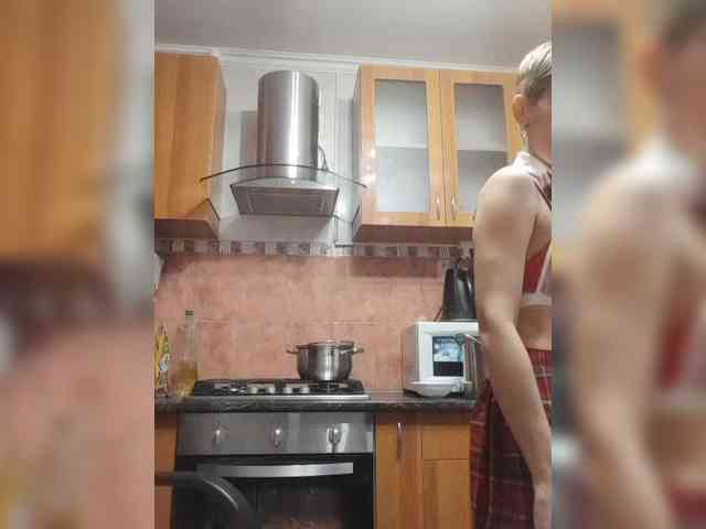 N-I-M-F-O-M-A-N-K-A webcam