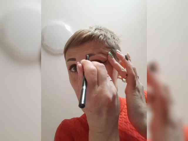 N-I-M-F-O-M-A-N-K-A webcam