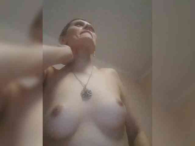 N-I-M-F-O-M-A-N-K-A webcam