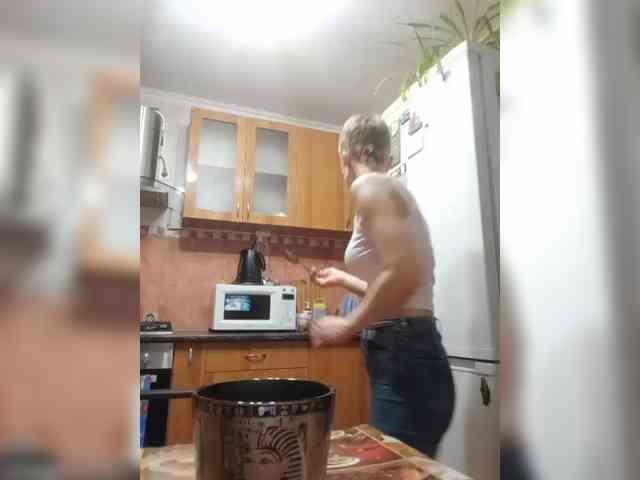 N-I-M-F-O-M-A-N-K-A webcam