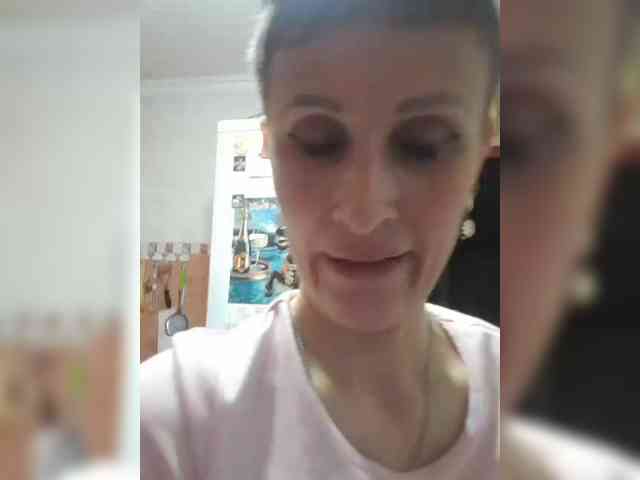 N-I-M-F-O-M-A-N-K-A webcam