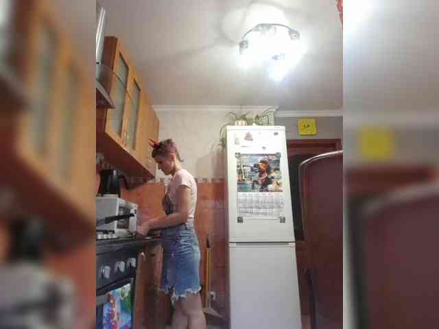 N-I-M-F-O-M-A-N-K-A webcam