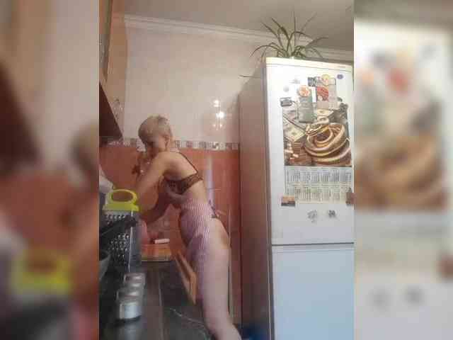 N-I-M-F-O-M-A-N-K-A webcam