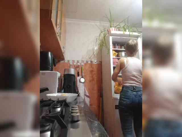 N-I-M-F-O-M-A-N-K-A webcam